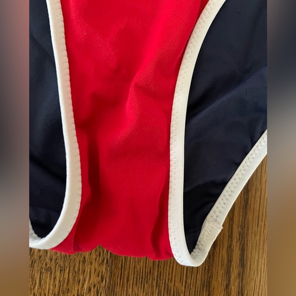 Almost NEW! Reversible bikini. Striking res white and blue- - Picture 2 of 6